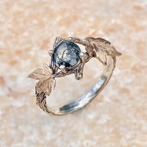 Hand geschnitzter Astring aus Sterlingsilber, Ahornblattring für Frauen, natürlicher runder Moosachatring, Ehering, Zweigring