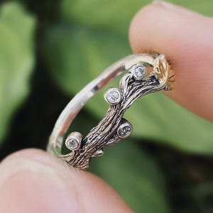 Branch maple leaf sterling silver ring, hand carved bark ring, small zircon vine leaf ring, oxidized distressed vintage twig leaf ring