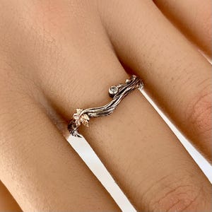 Unique forest branch maple leaf sterling silver ring, hand carved bark ring, vine leaf women&#39;s silver ring, anniversary ring, wedding ring