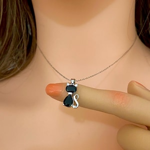 女性のためのユニークな黒猫ペンダントネックレス、子猫ネックレス、猫好きのネックレスギフト、スターリングシルバーの猫ネックレス、黒子猫ジュエリー