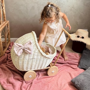 Rieten kinderwagen, rieten kinderwagen, babykinderwagen, natuurlijk poppenwagentje, rieten poppenwagen, rotan poppenwagen, decor babyshower