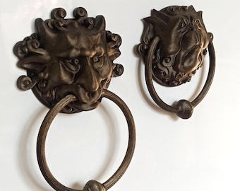Juego de aldabas de puerta con diseño de laberinto: decoración gótica fantástica pintada a mano.