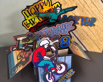 Carte d'anniversaire BMX faite main UNIQUE. Sports extrêmes - Vélo de sport de skate BMX MotorX.  Carte personnalisée.