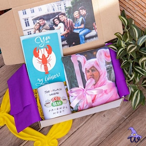 Friends Serie TV - Confezione regalo con tazza e maglietta, maglietta Friends, confezione regalo per amici a lunga distanza, divertente scatola a sorpresa per regalo, Central Perk