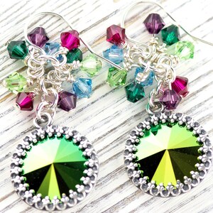 Orecchini natalizi allegri e luminosi, orecchini fatti a mano in argento sterling, cristalli Swarovski, colorati immagine 1