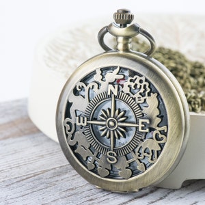 Reloj de bolsillo de bronce con brújula, collar largo / Relojes únicos / Joyas inspiradas en la naturaleza / Reloj de bolsillo grande