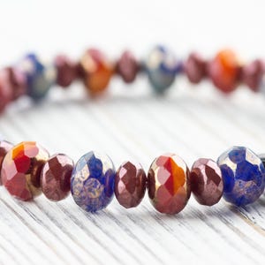 Humla blommig pärlsträckt armband, färgglada handgjorda fasetterade tjeckiska glas smycken, naturinspirerad solros modeaccessoar bild 5