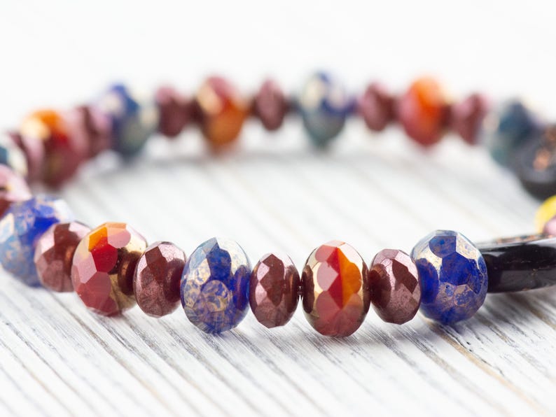 Humla blommig pärlsträckt armband, färgglada handgjorda fasetterade tjeckiska glas smycken, naturinspirerad solros modeaccessoar bild 5