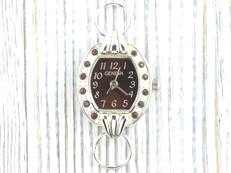 Braunes Zifferblatt Strassverziertes silberfarbenes quadratisches Zifferblatt • DIY Perlen Uhr • Schmuckherstellung • Analog • Schlaufen und Batterie enthalten Bild 1