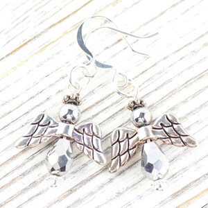 Silverörhängen med julängel, handgjorda silverpläterade örhängen, ängelsmycken bild 1