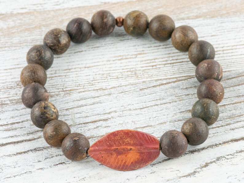 Kopparbladbronzitpärlsträckt armband / Boho-stil ädelstensarmband / Naturinspirerade jordnära höstsmycken bild 2