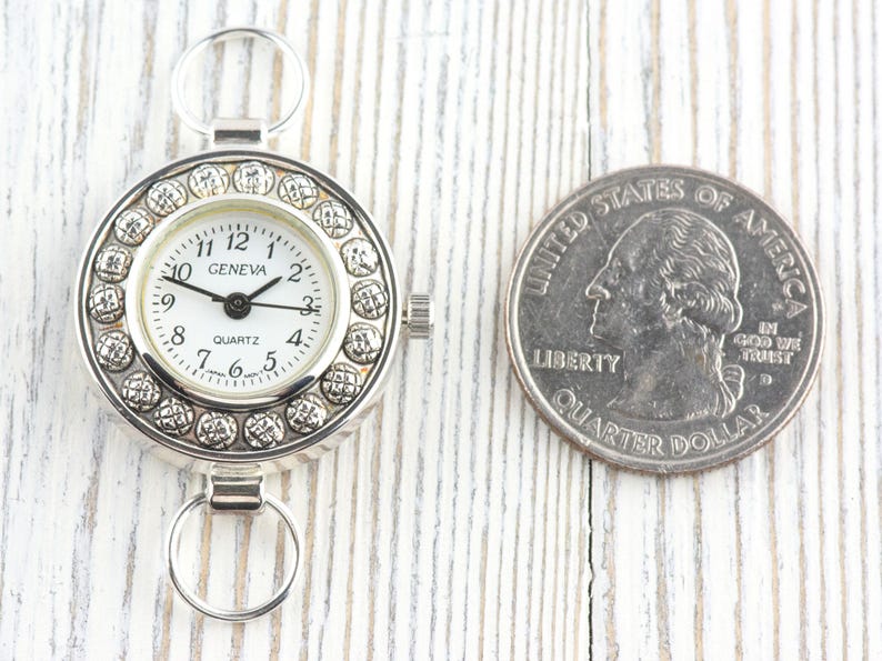 Orologio rotondo con quadrante bianco e finitura argentata a forma di dente di leone • Orologio fai da te con perline • Creazione di gioielli • Analogico • Anelli e batteria inclusi immagine 4