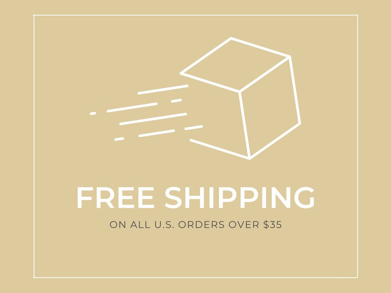 K&ouml;nnte beinhalten: Eine wei&szlig;e Umrandung einer Box mit einem wei&szlig;en Linienmuster, das Geschwindigkeit darstellt, auf einem hellbraunen Hintergrund. Der Text "FREE SHIPPING ON ALL U.S. ORDERS OVER $35" befindet sich unterhalb der Box.