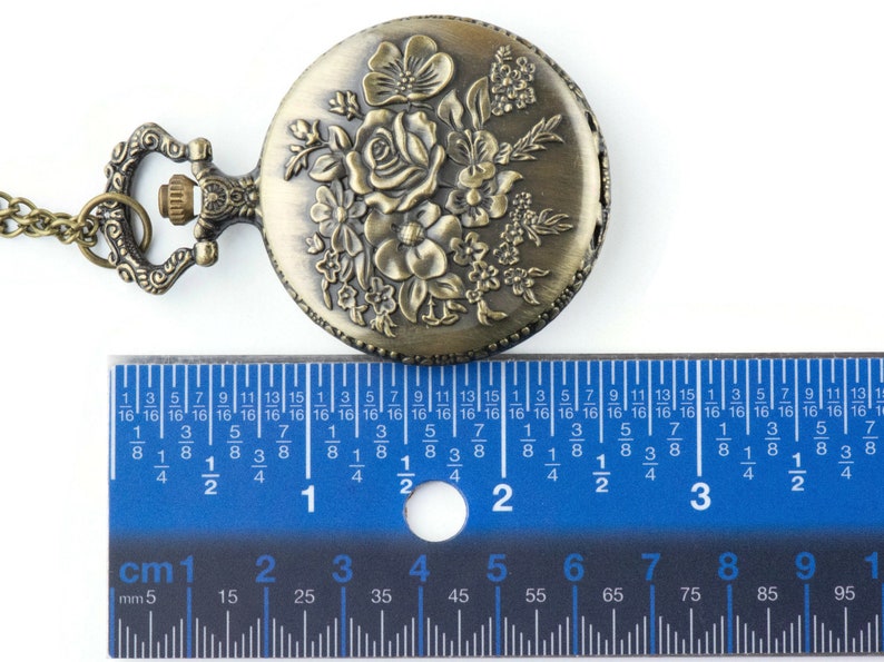Collana lunga con orologio da taschino in bronzo con rose / Orologi unici / Gioielli ispirati alla natura immagine 4