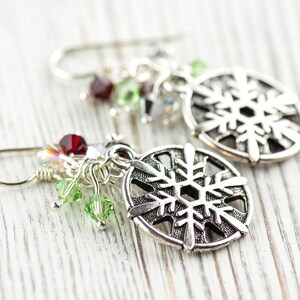 Pendientes de copo de nieve, pendientes navideños hechos a mano, cristal de Swarovski, joyería navideña imagen 4
