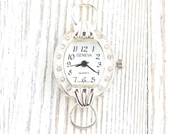 Reloj cuadrado plateado con esfera blanca y incrustaciones de diamantes de imitación • Reloj para manualidades con cuentas • Creación de joyas • Analógico • Incluye bucles y batería
