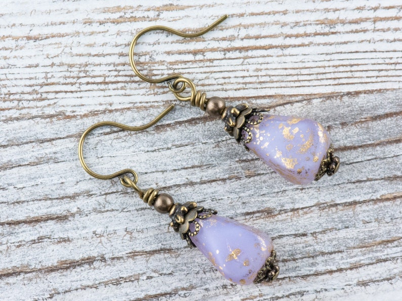 Purple Rain Messing-Ohrringe • Naturinspirierter Schmuck • Handgemachte Ohrringe für Frauen • Herbstgeschenke Bild 2