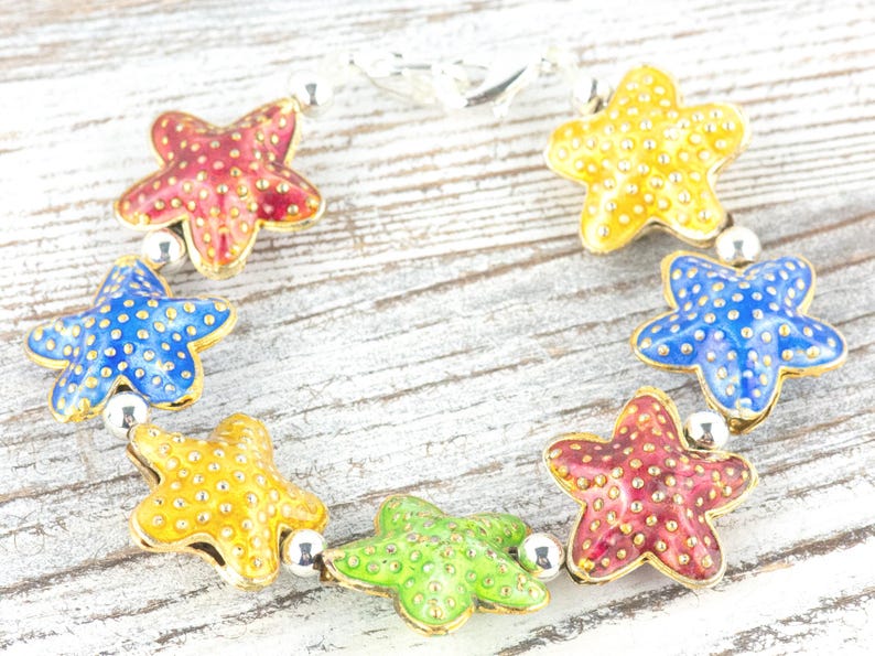 Correa de reloj con cuentas elásticas intercambiables de mezcla de estrellas de mar cloisonné • Pulsera de identificación médica • Correa de una sola hebra • Joyería de verano hecha a mano imagen 1