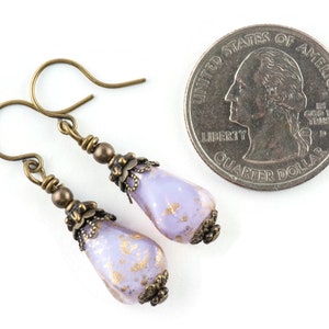 Purple Rain Messing-Ohrringe • Naturinspirierter Schmuck • Handgemachte Ohrringe für Frauen • Herbstgeschenke Bild 5