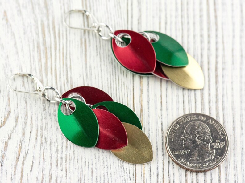 Röda, gröna och guldfärgade julörhängen, handgjorda örhängen i sterlingsilver, julsmycken bild 3