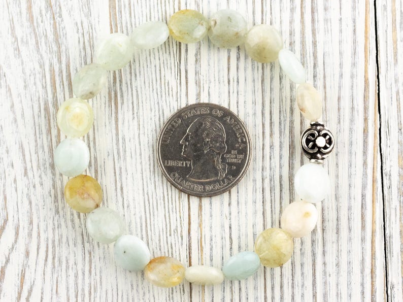 Akvamarinpärlsträckarmband med ädelstenar • Enkla unisex-smycken med halvädelstenar • Handgjort armband med naturliga ädelstenar bild 5