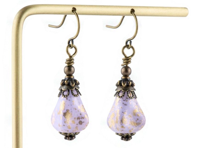 Purple Rain Messing-Ohrringe • Naturinspirierter Schmuck • Handgemachte Ohrringe für Frauen • Herbstgeschenke Bild 4