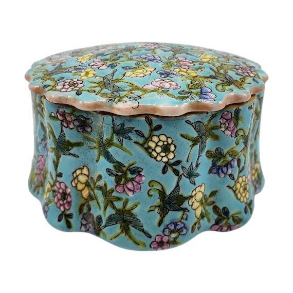 Antique Porcelain Chinese Famille Rose Trinket Box: 1940s Rare