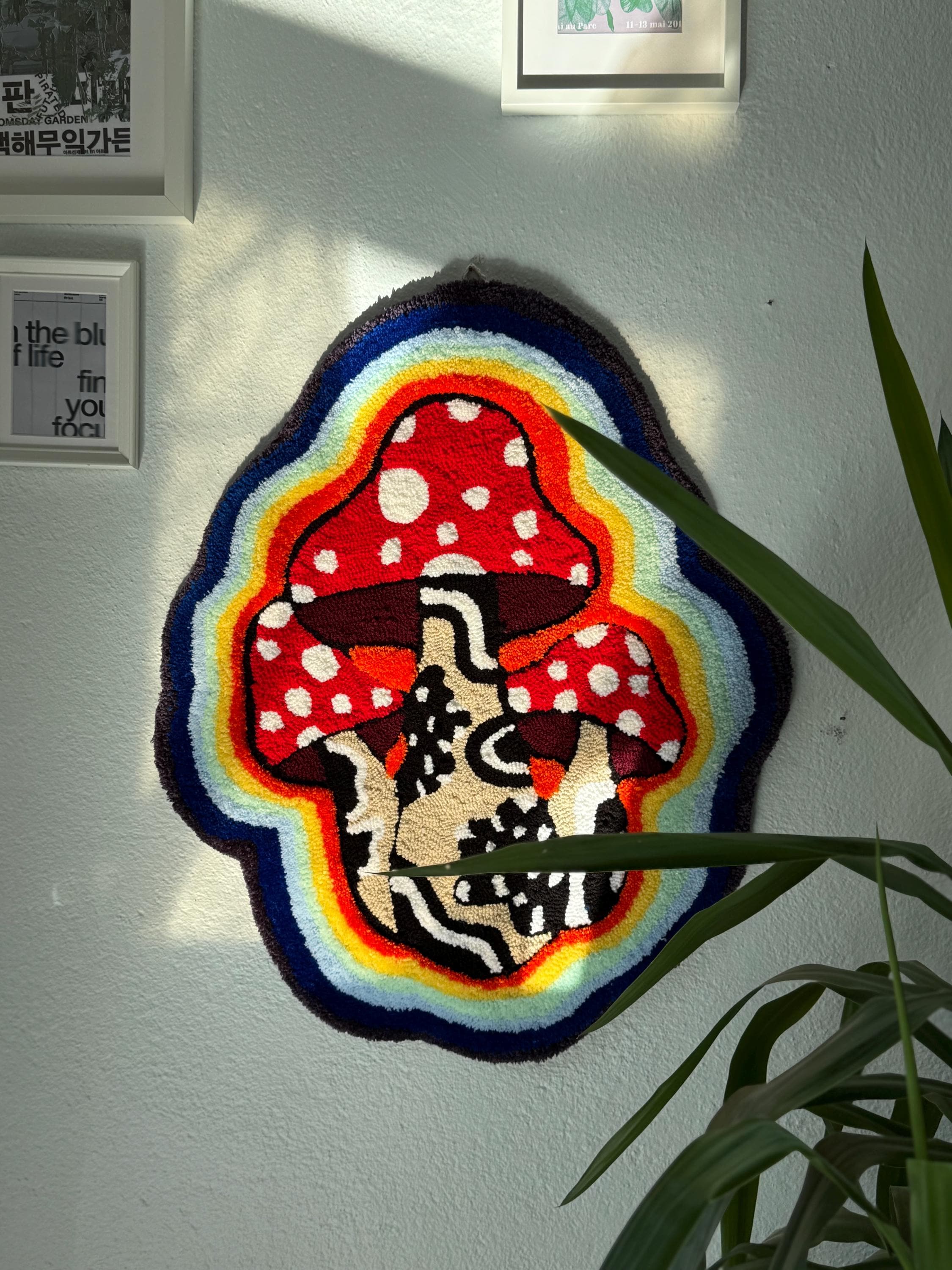 Handmade 3D Tufted Mushroom Rug – Psychedelic Rainbow Toadstool