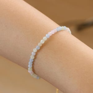 Turmalin Armband, schlichte und zarte 4 mm Perlen Kristall Damen Armband, einstellbare Heilung Schutz Aura Armband, Geschenk für Sie