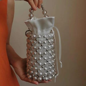 Bolso de mano con cuentas de plata y perlas hecho a mano - Bolso de noche y de hombro