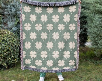 Vintage Shamrock Woven Blanket – Moss Green Throw Blanket, Elegant St Patricks Day Decor, Vintage Home Decor Accent, Cottagecore Decor