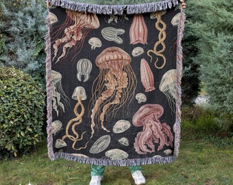 Manta tejida con diseño de medusas / Tapiz náutico vintage con motivos marinos, ideal para decorar casas de playa.