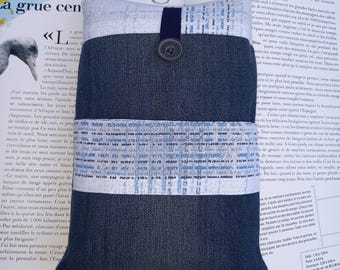Paperback book pouch