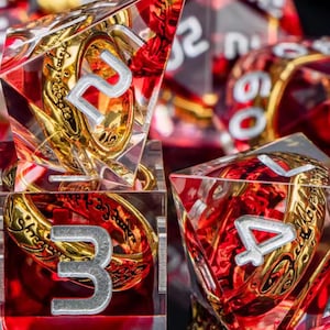 フラワーフィールド DnD ダイスセット：シャープエッジ樹脂ダイス