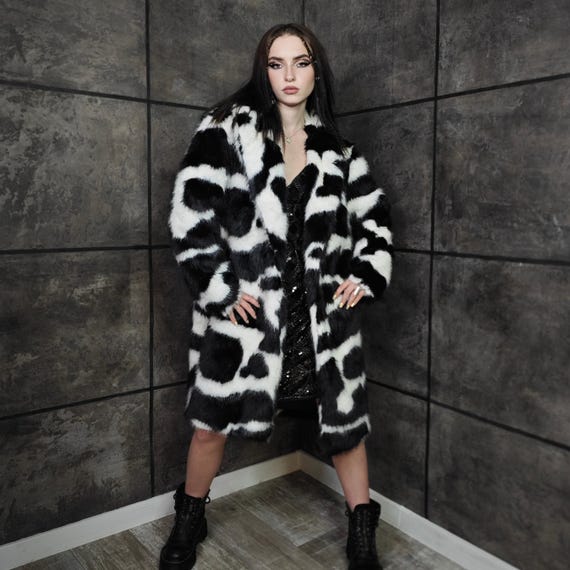 毛皮/ファーコート moo-moo cow fur coat treat urself Cow Print Faux 
