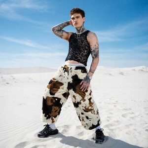 Faux Fur Cow Print Shorts, Animal Pattern Festival Rave Bottoms Western Outfit Style, Plush Capri Trousers