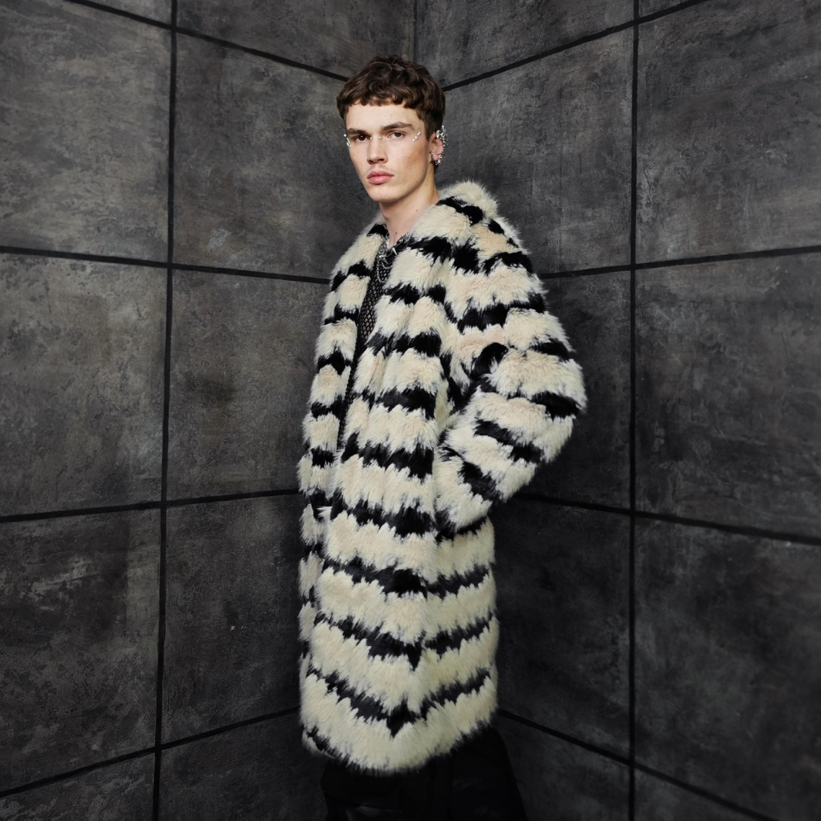 Geometric Striped Faux Fur Coat Beige Black Fuzzy Overcoat Grunge