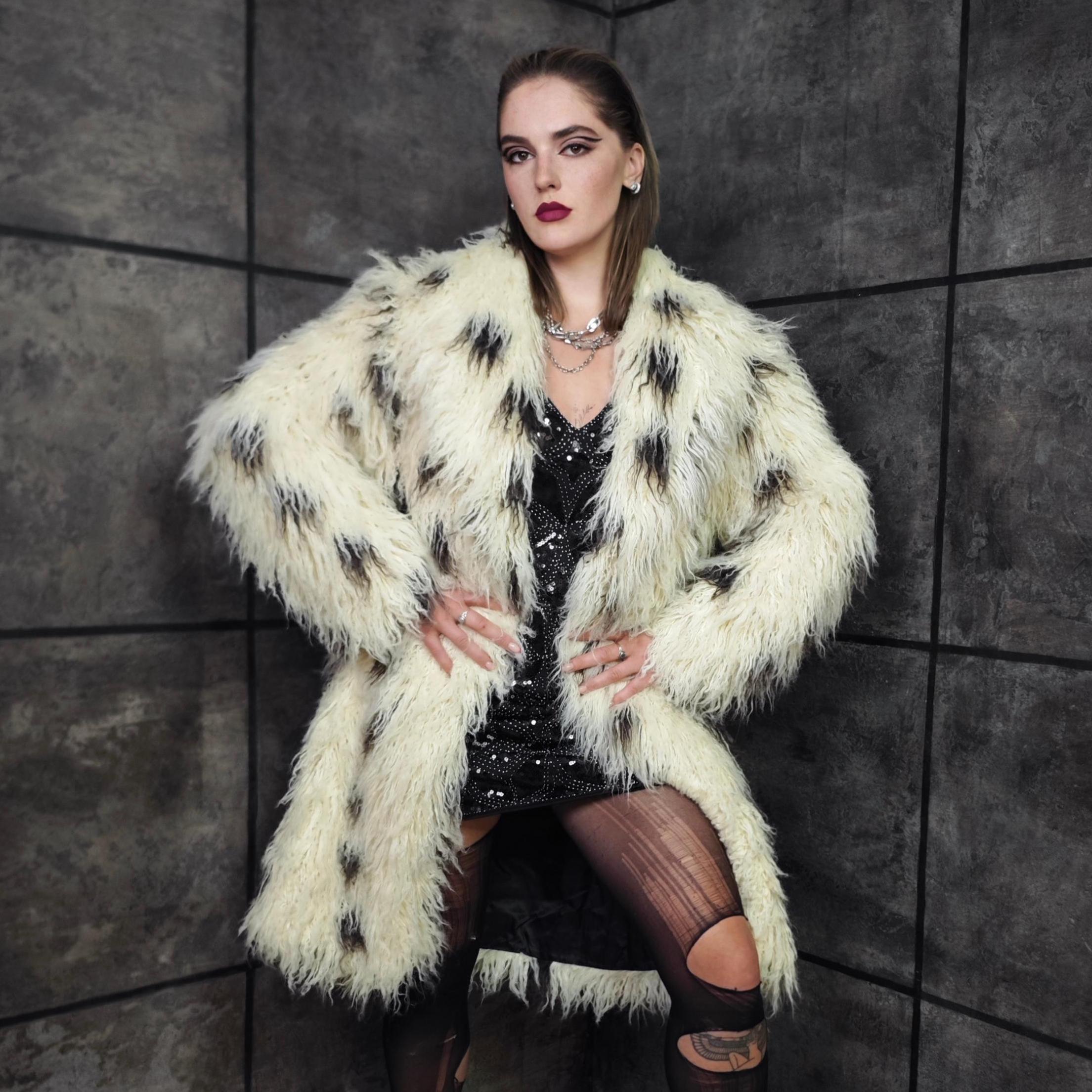 Speckled Faux Fur Coat Shaggy White Black Spotted Oversize Burner