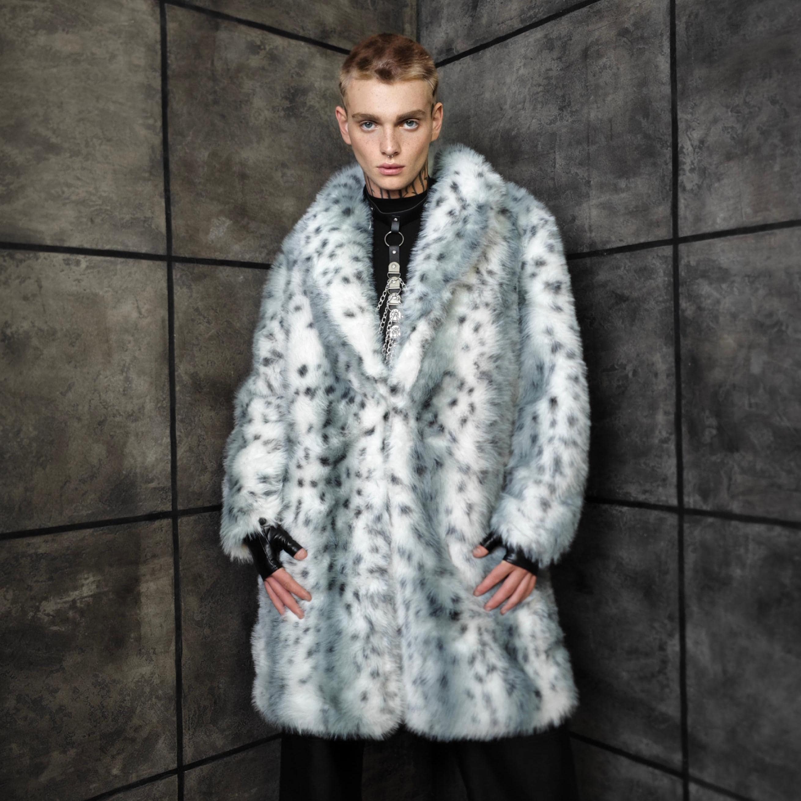 akiBLANKET LIKE FAKE MOUTON COAT ミント Mouton Dyed Lamb Fur Coat de Mode Par Moulieres Paris Vintage Town