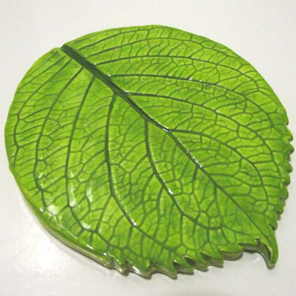 Hydrangea Leaf Plate