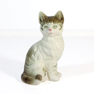 Vintage Porcelain Cat Figurine Made in Japan