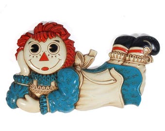 Vintage 'raggedy Ann and Raggedy Andy' Molded Plastic Mirror, C