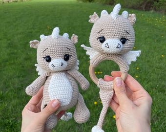 Dragon Baby Gift Set – Personalized Beige Plush & Rattle, Gift-Ready Handmade Newborn Gift