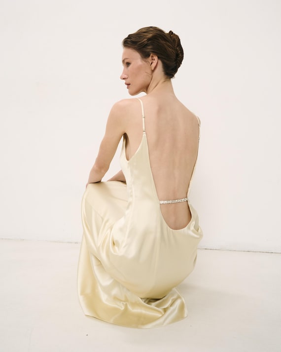 princess polly baby blue dress Backless Silk Maxi Dress for Women, Elegant Floor-length Evening Gown With  Open Back, Minimalist Formal Outfit for Weddings or Christmas