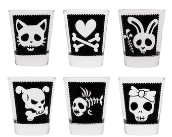 Gothic Skull Shot Glass – Spooky Animal Skeleton Drinkware