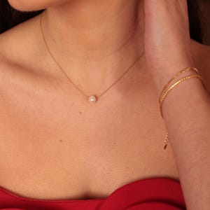 Dainty Freshwater Pearl Necklace - Minimalist Single Pearl Pendant, 18k Gold Chain Necklace, Elegant Everyday Jewellery, Gift for Her