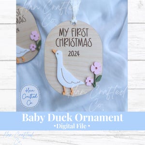Ente Baby Ornament | Babys erste Weihnachtsverzierung SVG | Baby Entendatei | Enten-Baby-Datei | Gans Ornament | Baby SVG | Dumme Gans Ornament