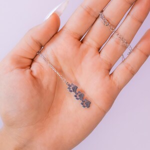 Personalisierte Halskette mit Pfotenabdruck Charm - Geschenk für Tierliebhaber mit individueller Gravur
