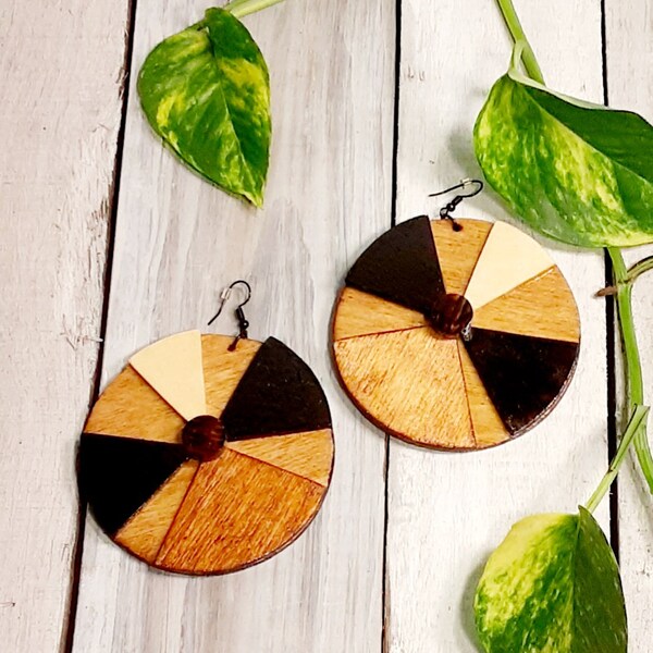 Mix wood stained circular earrings - mPER442