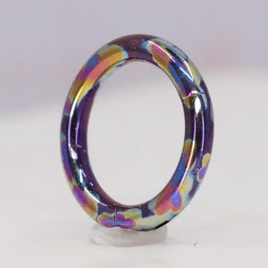 Titane ASTM F136 Anodisé « ensorcelé » Clicker, arceau à charnière, septum de 1,2 mm-1,6 mm (16 g-14 g), conque, daith, cartilage, tour, hélice